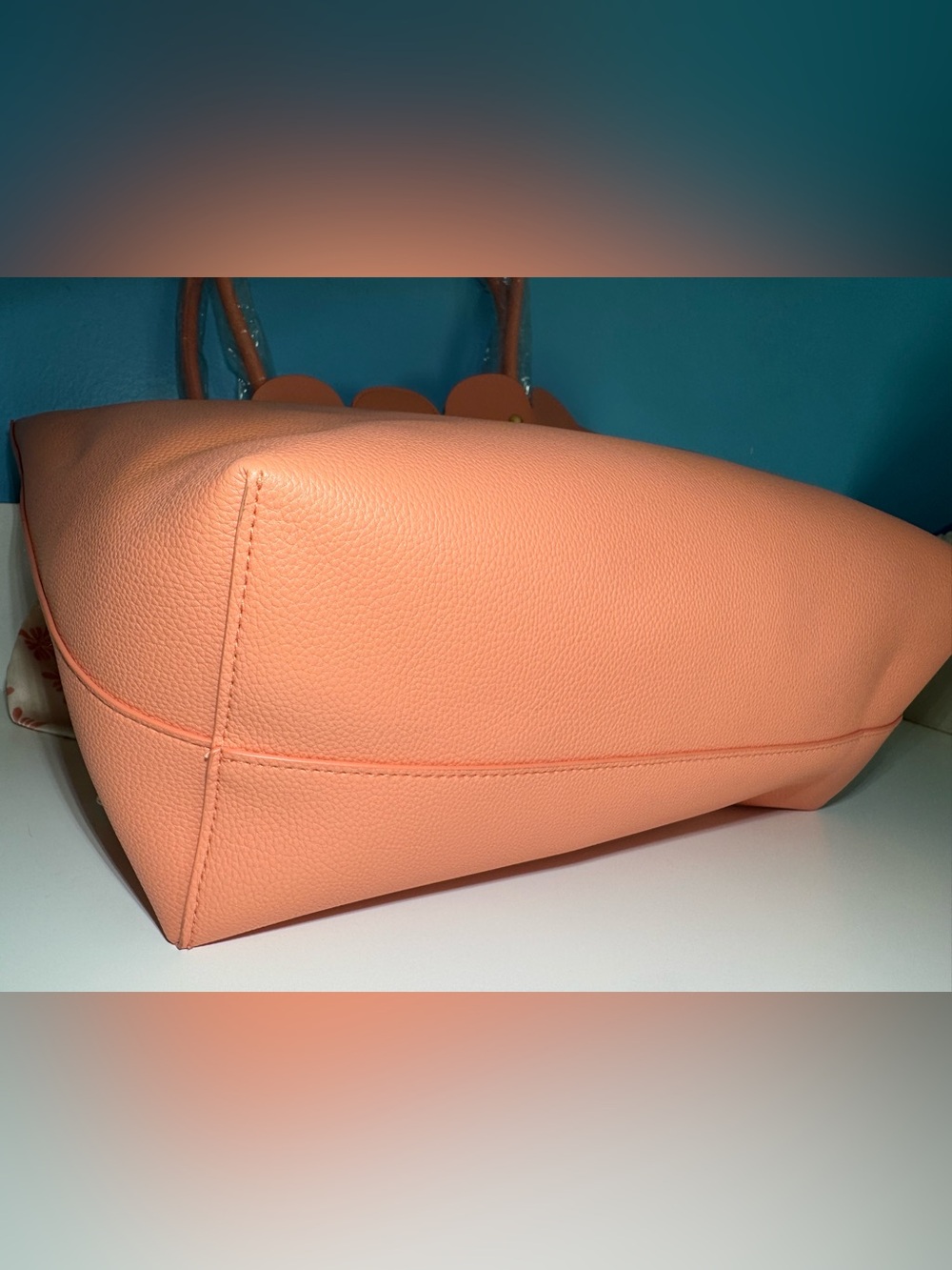 Scalloped Top Pink Faux Leather Tote with Matching Pouch and Scarf - Picture 9 of 13